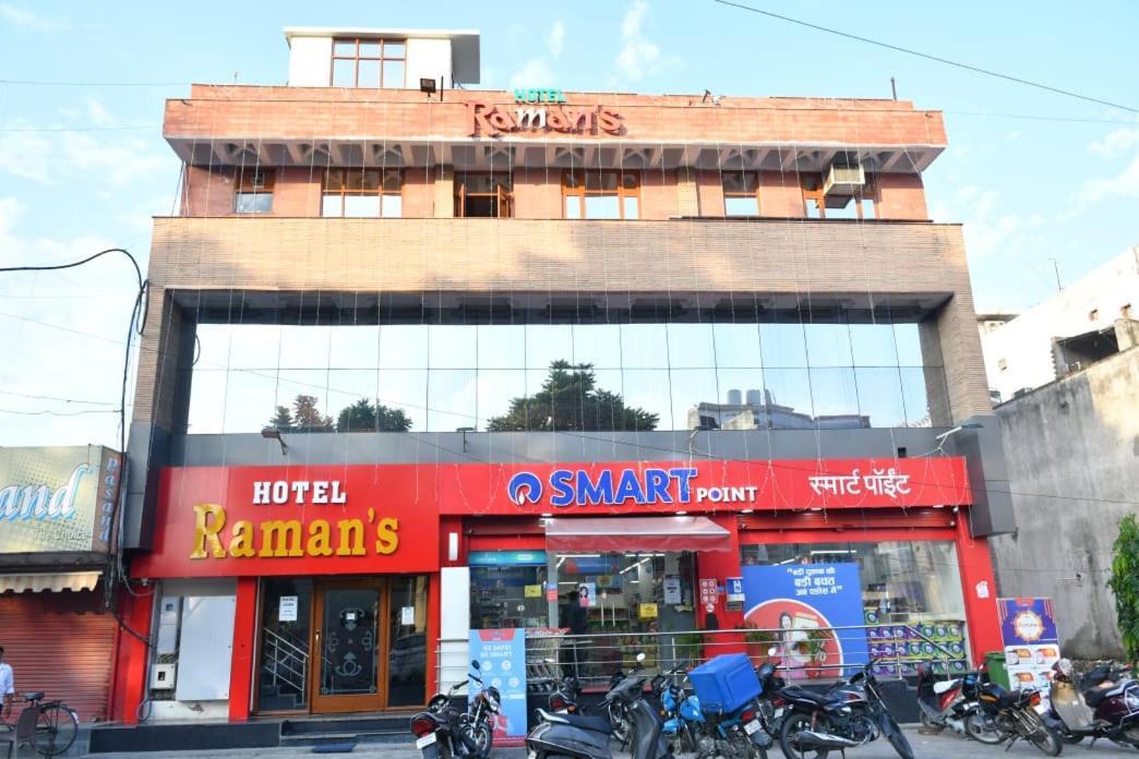 Hotel Raman'S Jagādhri Kültér fotó