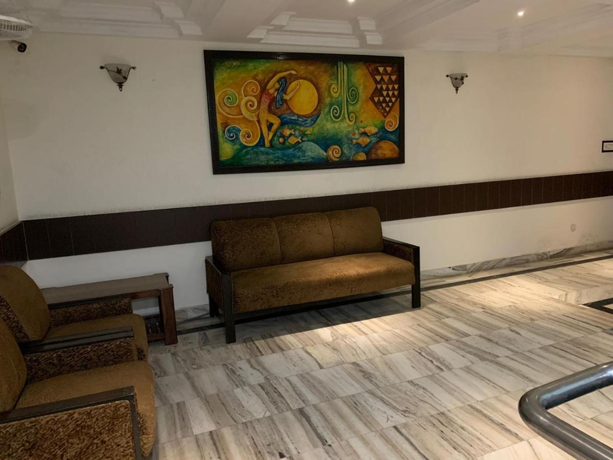 Hotel Raman'S Jagādhri Kültér fotó